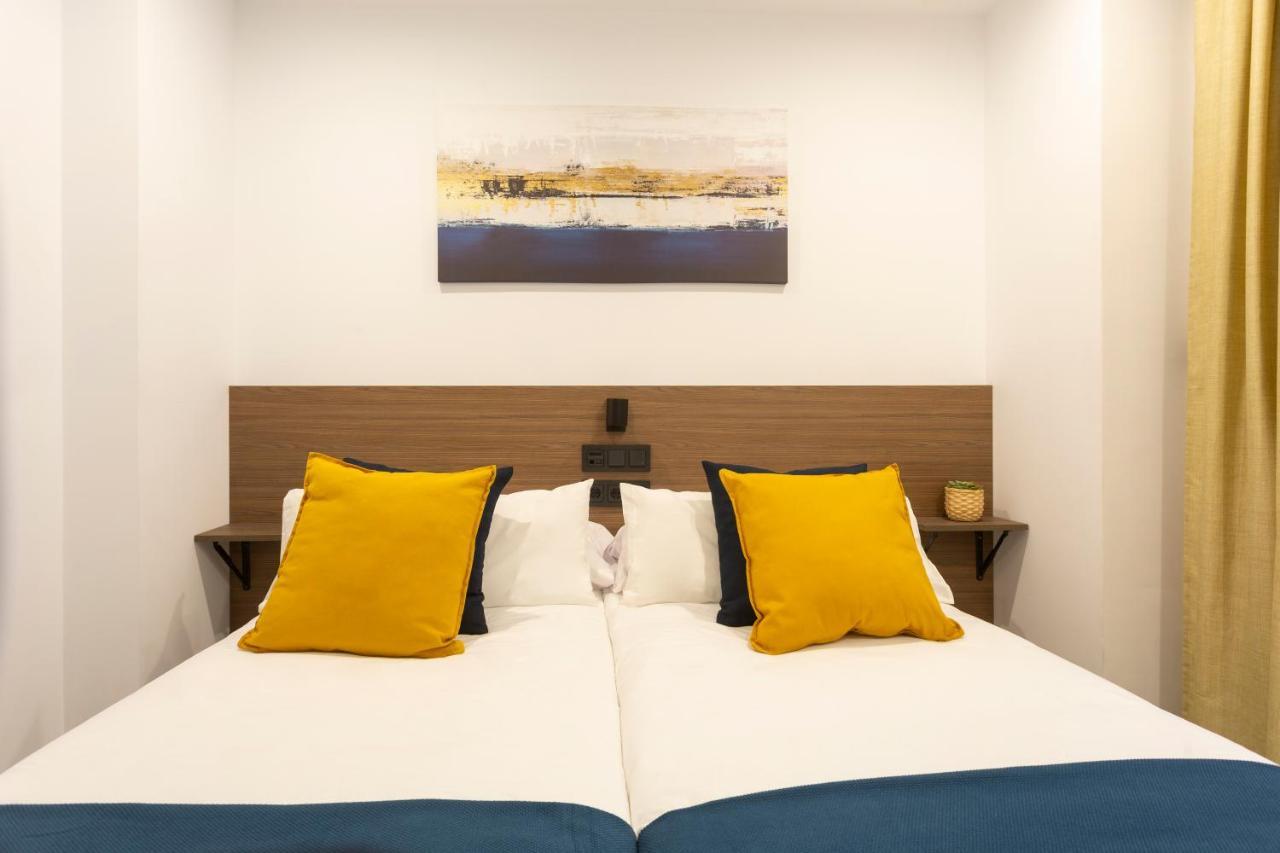 Apartamentos Bajeles Sevilla Urban Экстерьер фото